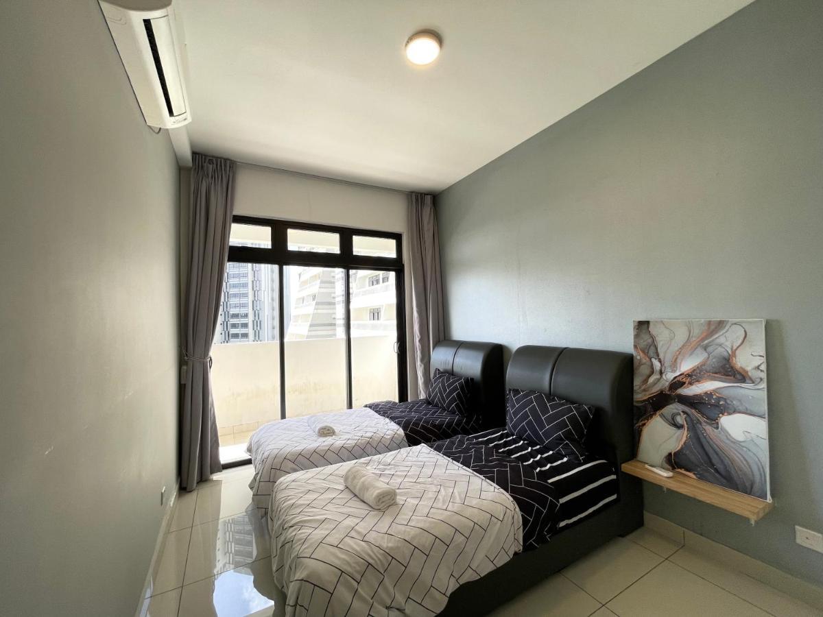 Meridin Medini By Wp Homestay นุสาจายา ภายนอก รูปภาพ