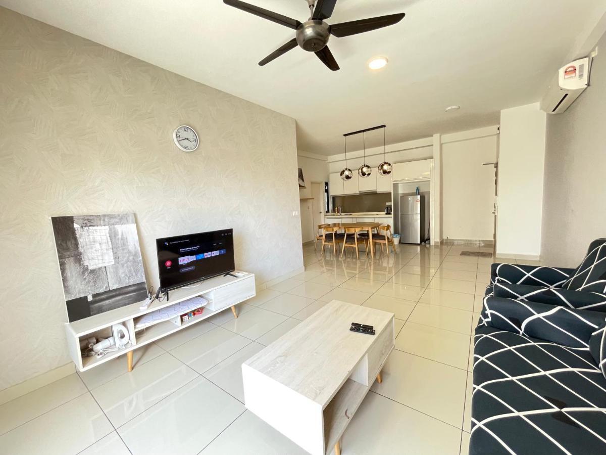 Meridin Medini By Wp Homestay นุสาจายา ภายนอก รูปภาพ