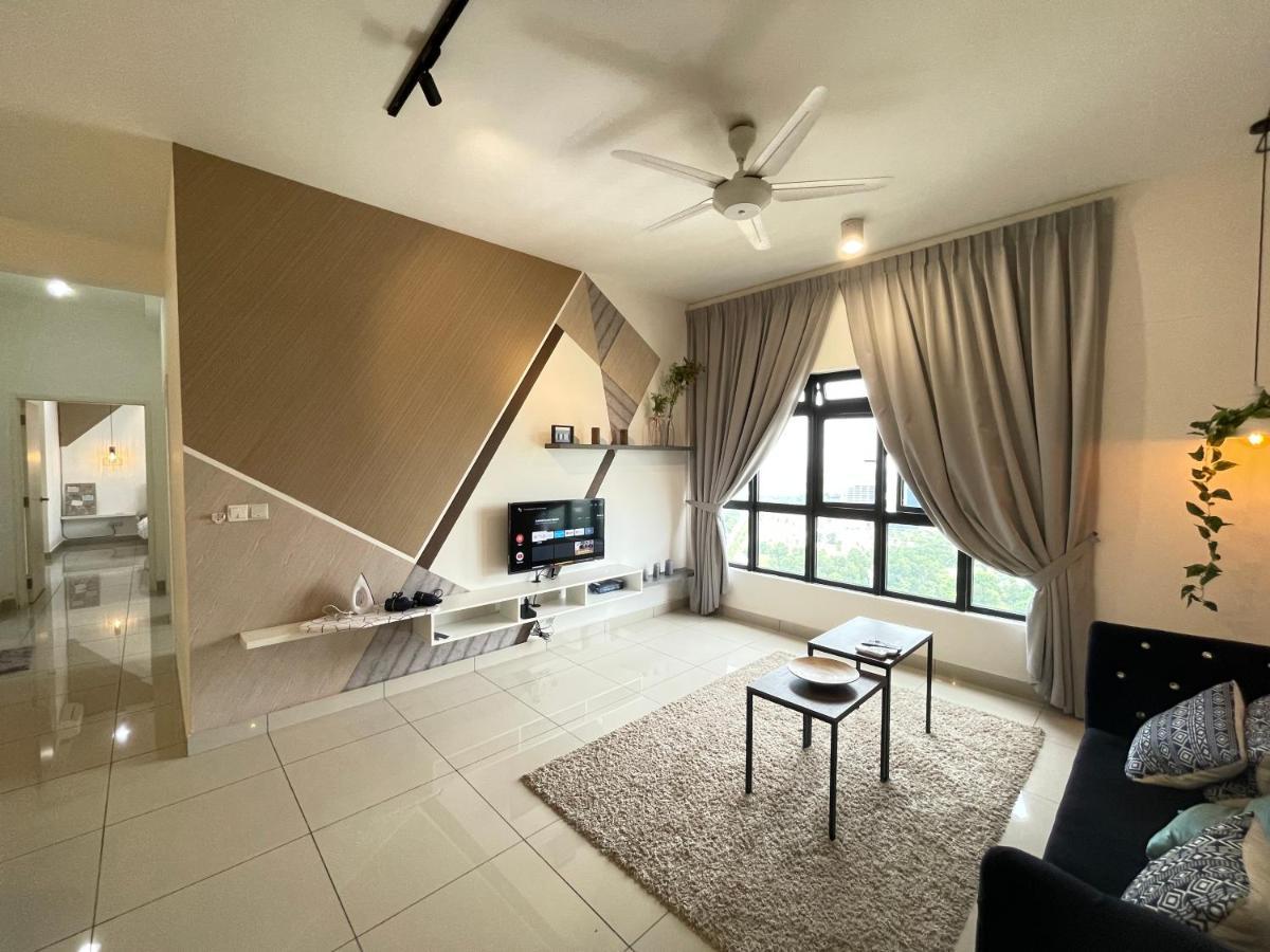 Meridin Medini By Wp Homestay นุสาจายา ภายนอก รูปภาพ