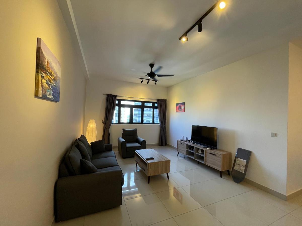 Meridin Medini By Wp Homestay นุสาจายา ภายนอก รูปภาพ