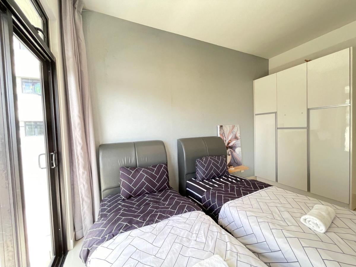 Meridin Medini By Wp Homestay นุสาจายา ภายนอก รูปภาพ
