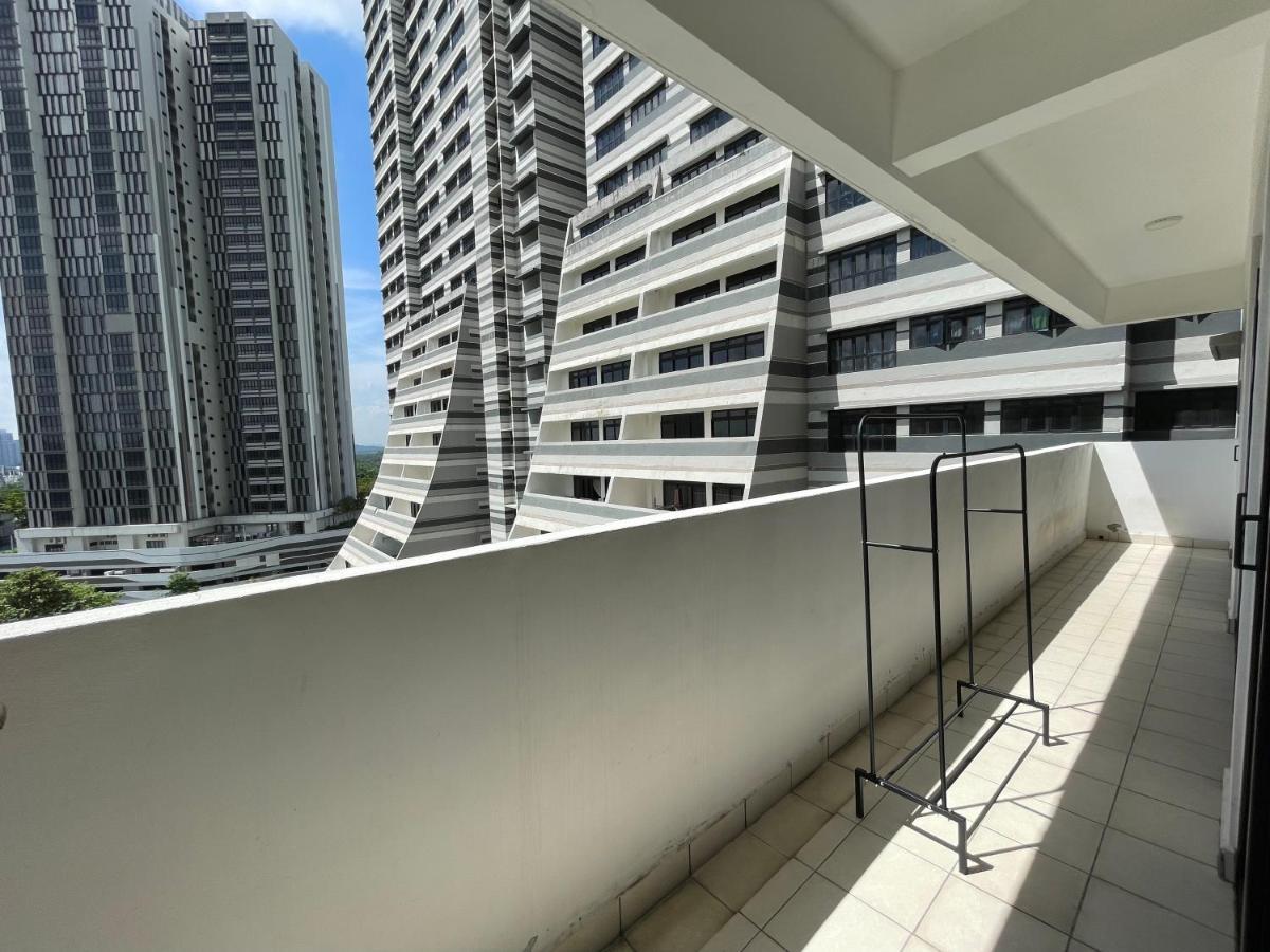 Meridin Medini By Wp Homestay นุสาจายา ภายนอก รูปภาพ