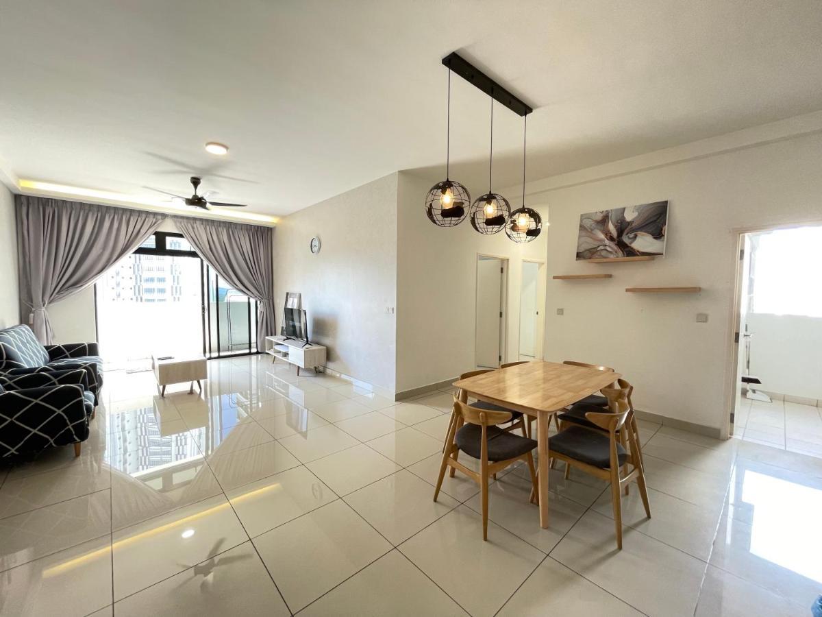 Meridin Medini By Wp Homestay นุสาจายา ภายนอก รูปภาพ
