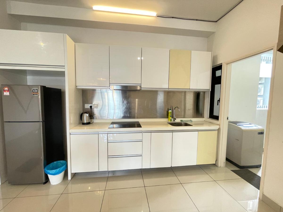 Meridin Medini By Wp Homestay นุสาจายา ภายนอก รูปภาพ